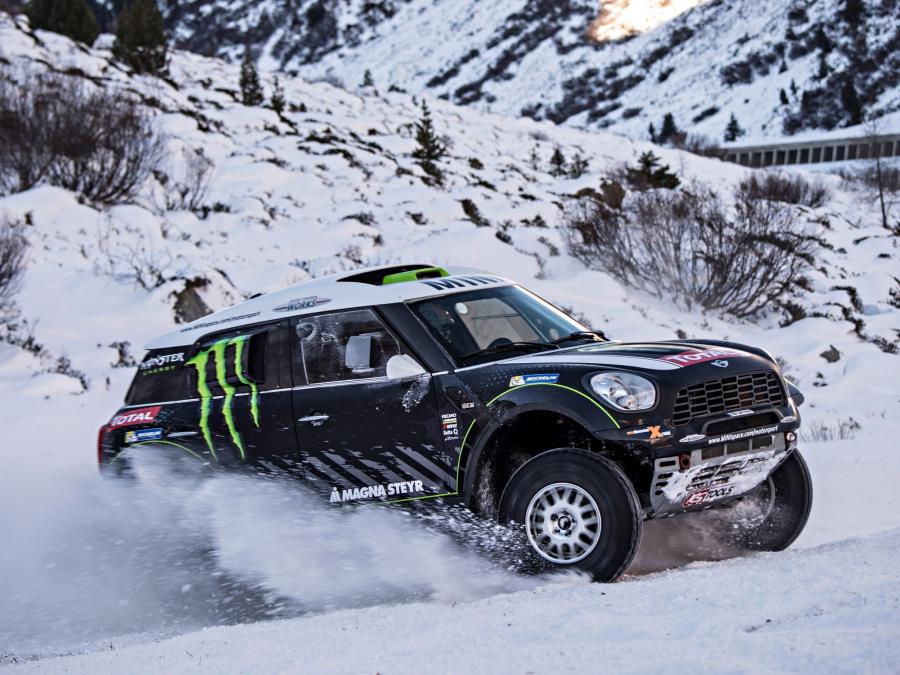  Mini Cooper Countryman All4 Racing 2011 года  (фото 17 из 30)